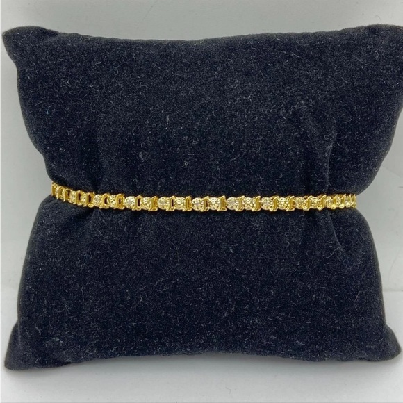 10K Yellow Gold Melee Diamond Bracelet – 3.9g - Picture 1 of 8
